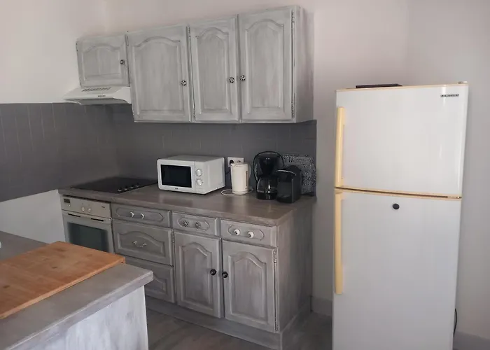 La Maison De Manon, 4-5Personnes, 75M2, Centre Village Avec Piscine Privee