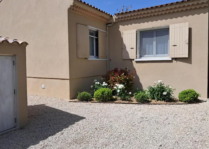 La Maison De Manon, 4-5Personnes, 75M2, Centre Village Avec Piscine Privee