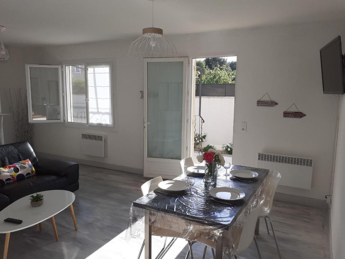 La Maison De Manon, 4-5personnes, 75m2, Centre Village Avec Piscine Privee * Maussane les Alpilles