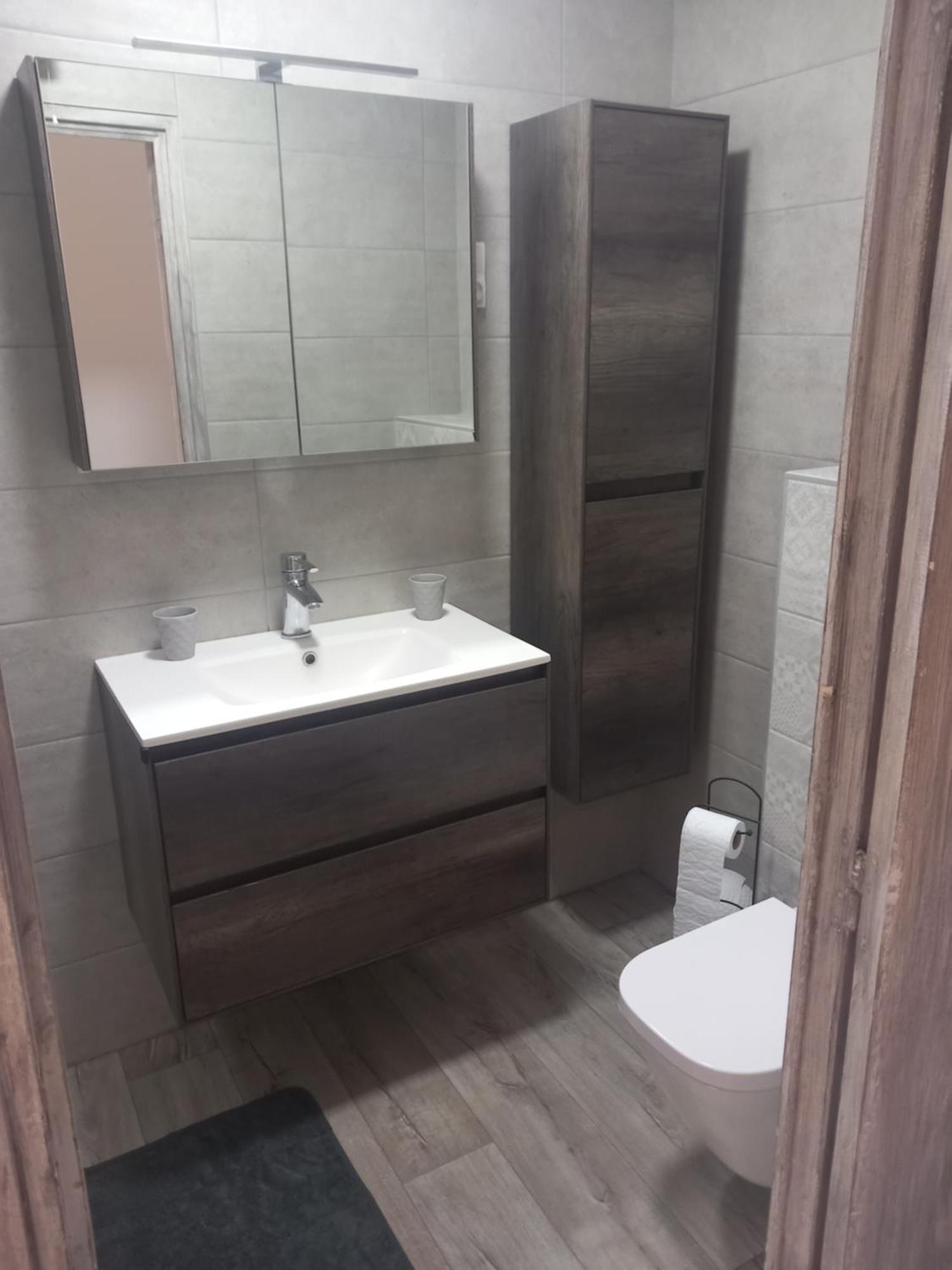 Vakantiehuis La Maison De Manon, 4-5personnes, 75m2, Centre Village Avec Piscine Privee *