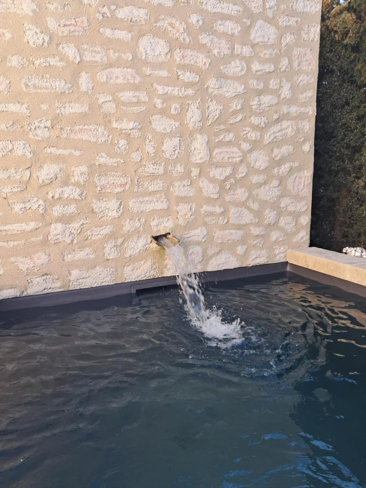 La Maison De Manon, 4-5personnes, 75m2, Centre Village Avec Piscine Privee * Maussane les Alpilles