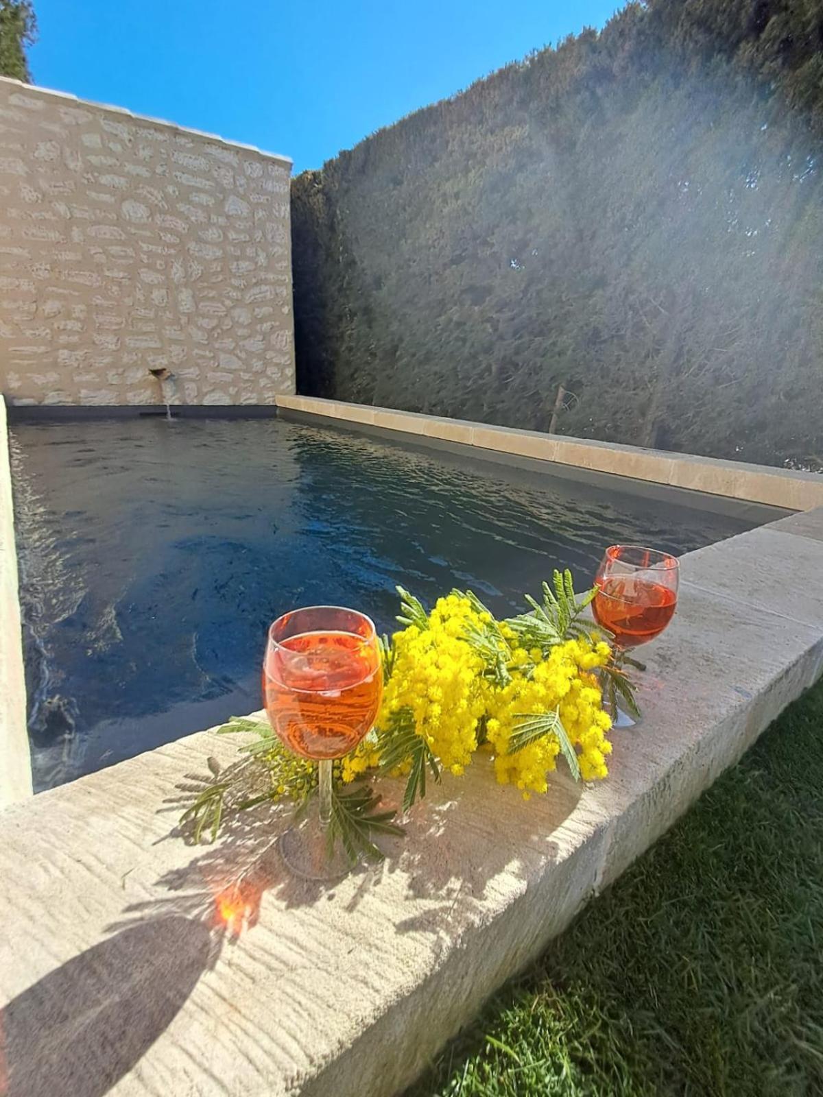 La Maison De Manon, 4-5personnes, 75m2, Centre Village, Jardin Et Wifi