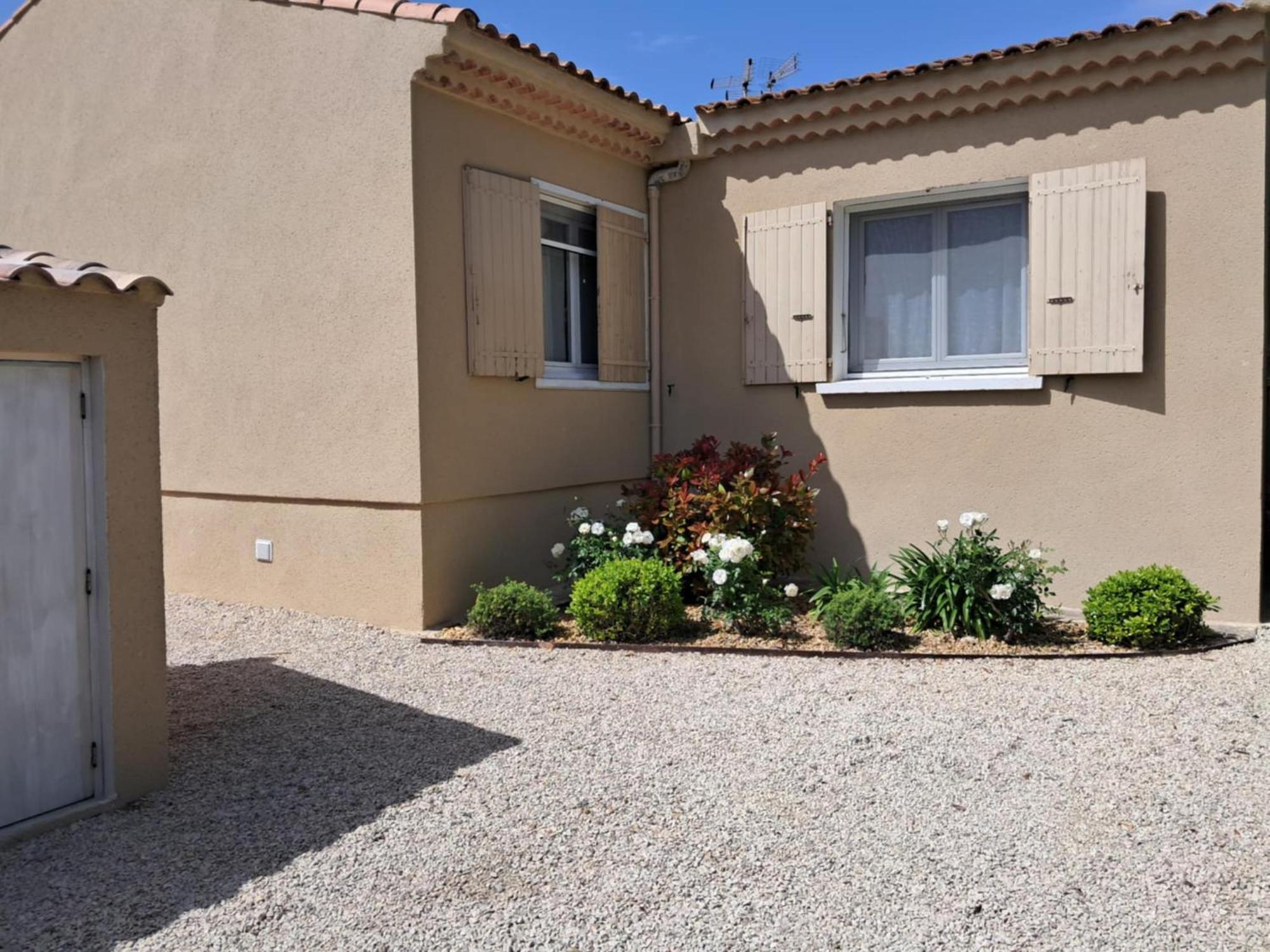 La Maison De Manon, 4-5personnes, 75m2, Centre Village Avec Piscine Privee *